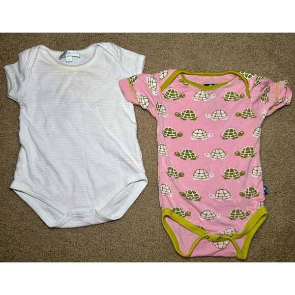 Lot of 2 Onesies, 0-3 month, Magnolia Baby & KicKee Pants, Bamboo & Pima Cotton - Picture 1 of 9